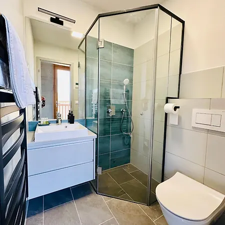 شقة Zengo 9 Kadarka Apartman, Nadap