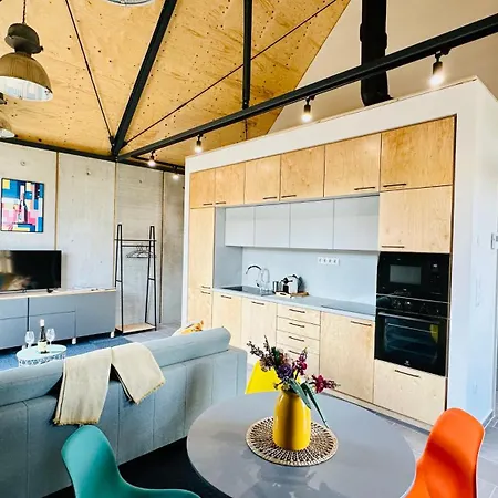 شقة Zengo 9 Kadarka Apartman,