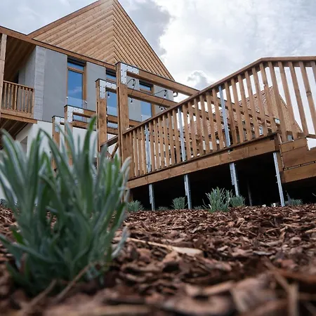 Zengo 9 Kadarka Apartman, شقة